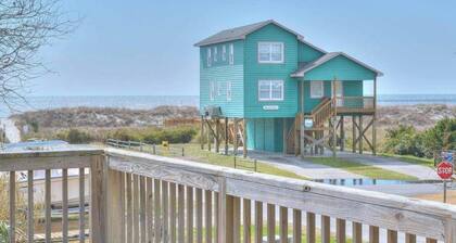 The Compass OKI: Beautiful Beach House on OKI, NC- 250 feet from access
