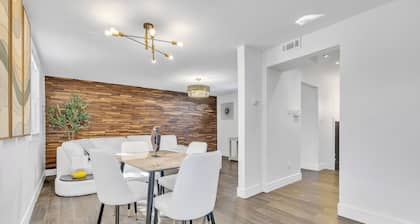 Modern 4-bedroom house in peaceful Westmont area