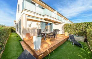 Outdoor dining - 3 bedroom stunning home in Sant Jordi (Sant Jordi)
