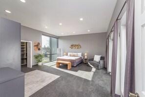 Interior - Modern Top Floor 2BR 1BA w Private Rooftop Patio South Hill Near Downtown (Spokane)