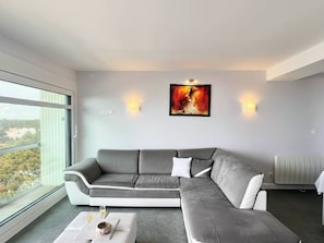 TV - Comfortable T3 Duplex Royan Views in St Georges de Didonne (ST GEORGES DE DIDONNE)