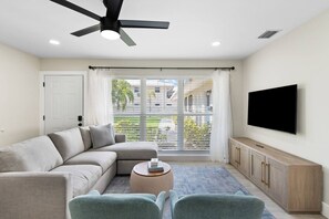 TV - Coral Ridge Suites #2 - Heated Pool, Beach Gear (Fort Lauderdale)