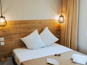 3 bedrooms, bed sheets - Mobile home with terrace - 3 bedrooms, sleeps 6 (Saint-Jean-de-Monts)