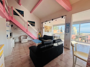 TV - Bright duplex with terrace, sea view, 6 sleeps in Argelès (Argelès-sur-Mer)