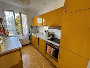 Fridge, microwave, oven, stovetop - Bright villa for 5 people with terrace and private garden at Racou (Argelès-sur-Mer)