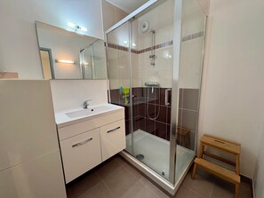 Bathroom - Modern duplex for 5, ocean view, with wifi (Saint-Hilaire-de-Riez)
