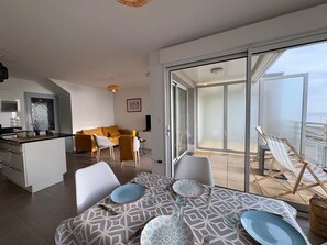 Interior - Modern duplex for 5, ocean view, with wifi (Saint-Hilaire-de-Riez)
