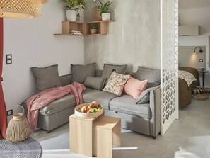 2 bedrooms, bed sheets - Mobile Home 34m² with Terrace - 2 Bedrooms, Sleeps 4 (Saint-Jean-de-Monts)