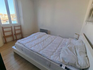 2 bedrooms - Charming apartment in Port-Vendres, port view. Ideal for seaside holidays (Port-Vendres)