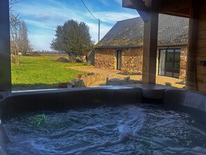 Bain à remous extérieur