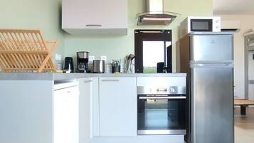 Frigorifero, microonde, forno, lavastoviglie