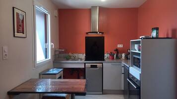 Réfrigérateur, micro-ondes, four, lave-vaisselle