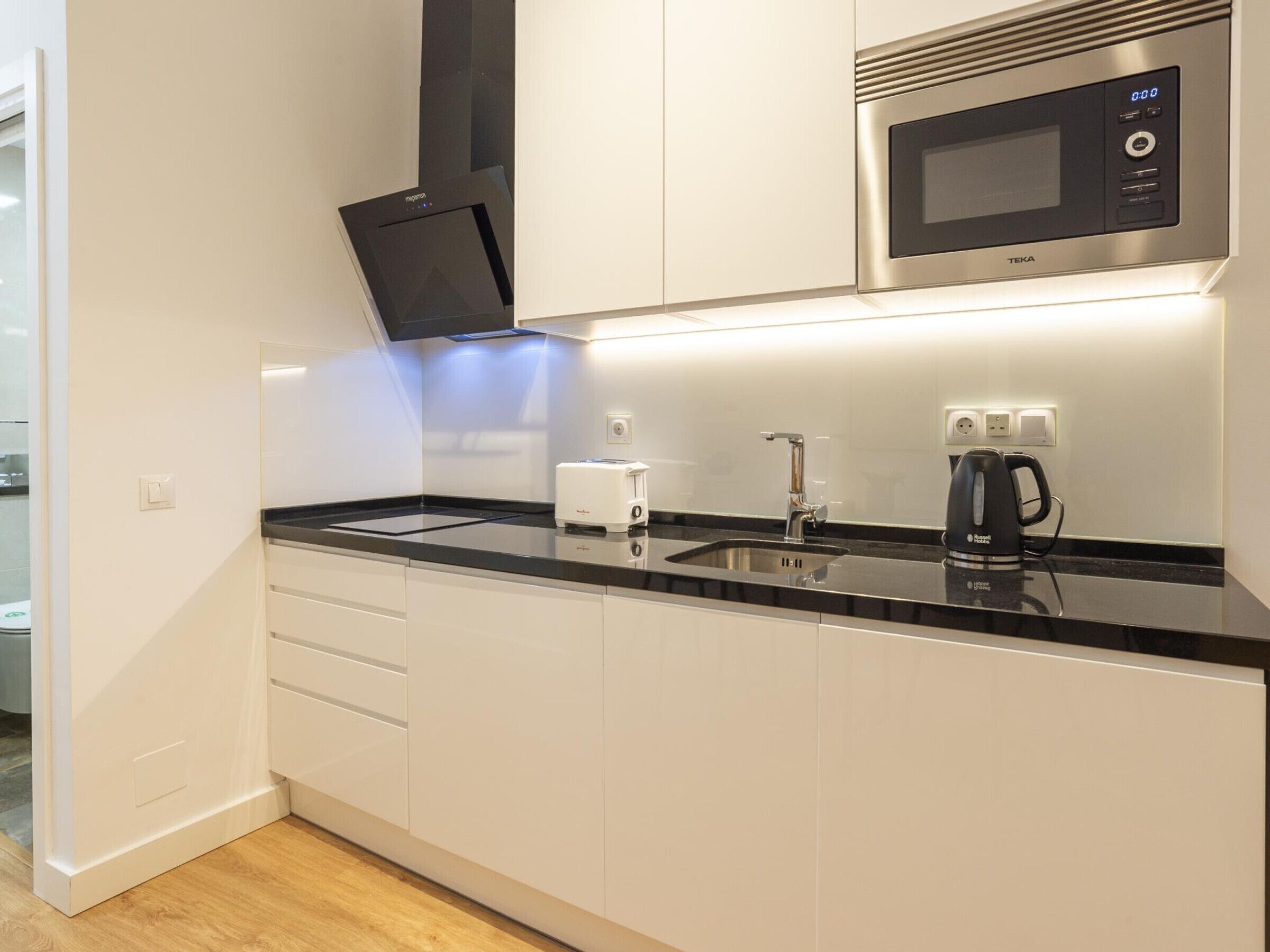 Microwave, coffee/tea maker, toaster