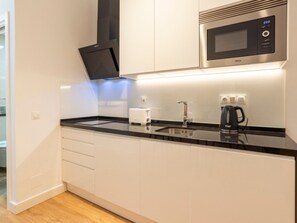 Microwave, coffee/tea maker, toaster - Quiet apartment in Malaga city center ideal for couples (Málaga)