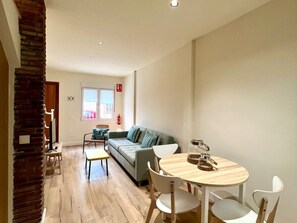 TV - Charming house near the beach with air conditioning (Málaga)