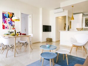 Dining - Elegant apartment in Malaga with rooftop pool (Málaga)