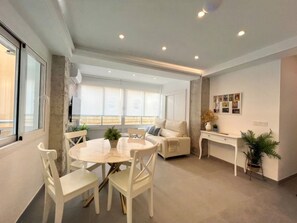 Interior - Bright apartment at Malagueta beach with private terrace (Málaga)
