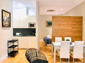 Dining - Charming apartment on Malagueta Beach for couples (Málaga)