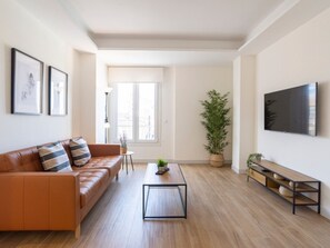 TV - Spacious apartment in Malaga near Picasso Museum (Málaga)