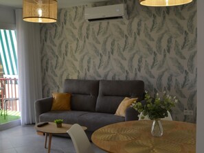 TV - Tranquil family home in Fuengirola (Fuengirola)