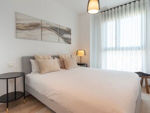 2 bedrooms, Internet - Modern apartment with pool and coworking in Málaga (Málaga)