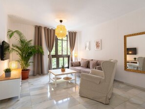 TV - Central Family Home in Malaga (Málaga)
