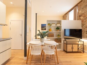 Dining - Beachfront apartment in Málaga, perfect for families and couples (Málaga)