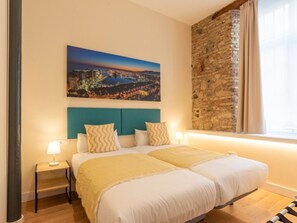 2 bedrooms, Internet - Beachfront apartment in Málaga, perfect for families and couples (Málaga)