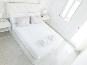 Free WiFi - Seafront apartment with pool in Benalmádena (Benalmádena)