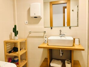 Hair dryer - Bright and quiet apartment in Málaga, close to the center (Málaga)