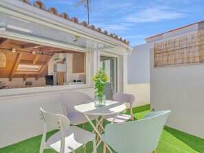 Outdoor dining - Modern Studio in the Heart of Malaga's Old Town (Málaga)