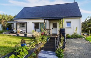 Exterior - Nice home in Saint-Yvi with WiFi (Saint-Yvi)