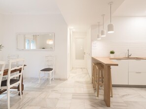 Interior - Spacious apartment near La Malagueta Beach, Málaga (Málaga)