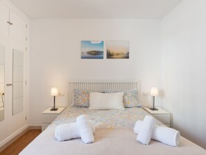 3 bedrooms, Internet - 3-bedroom apartment with terrace 50m from the beach in Málaga (Málaga)