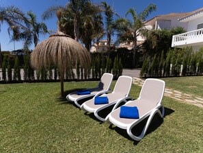 Terrace/patio - Bright apartment, shared pool, beach access (Chilches)