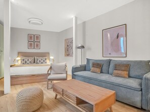 TV - Modern Studio in Malaga's Historic Heart (Málaga)