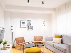 TV - Modern Apartment in Central Malaga (Málaga)