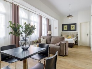 Dining - Bright Studio in Central Malaga Near Museums (Málaga)