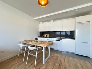 Refrigerador, microondas, horno y tostadora 