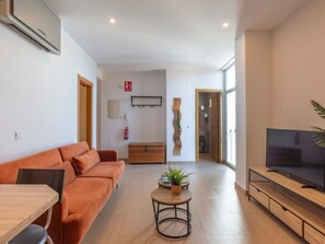 TV - Charming modern apartment in Malaga's old town (Málaga)