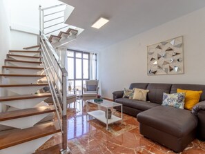 TV - Stunning duplex in Malaga center with private terrace (Málaga)