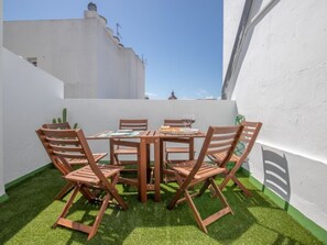 Outdoor dining - Stunning duplex in Malaga center with private terrace (Málaga)