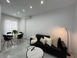 Interior - Central Malaga Apartment with Wi-Fi (Málaga)