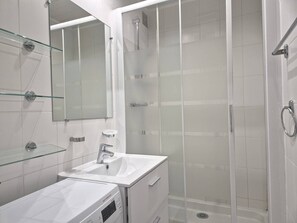 Bathroom - Premium Studio with Balcony in Cap d'Agde - Air Conditioning and Parking (Cap d'Agde)