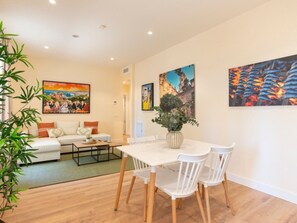Dining - Charming seaside apartment in Malaga (Málaga)