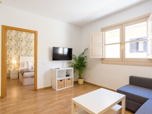 TV - Modern Apartment in the Heart of Malaga (Málaga)