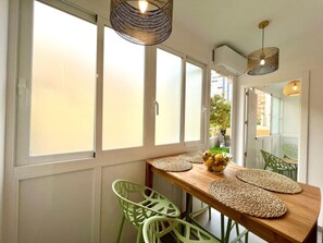Dining - Bright apartment facing Malagueta beach (Málaga)