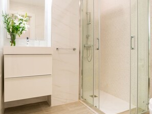 Hair dryer - Charming Historic Apartment in Malaga with Balconies and Rooftop Pool (Málaga)