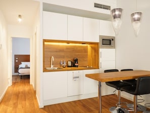 Dining - Modern apartment in central Malaga with Netflix and Wi-Fi (Málaga)