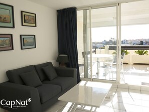 TV - 2-room apartment with AC and parking at Cap d'Agde (Cap d'Agde)